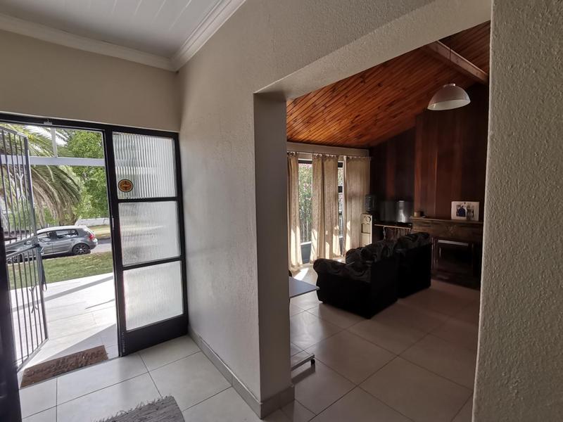 To Let 3 Bedroom Property for Rent in Oostersee Western Cape